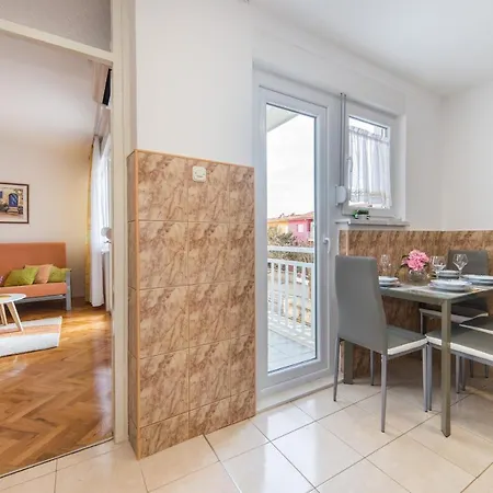 Appartement Orange Oasis Makarska