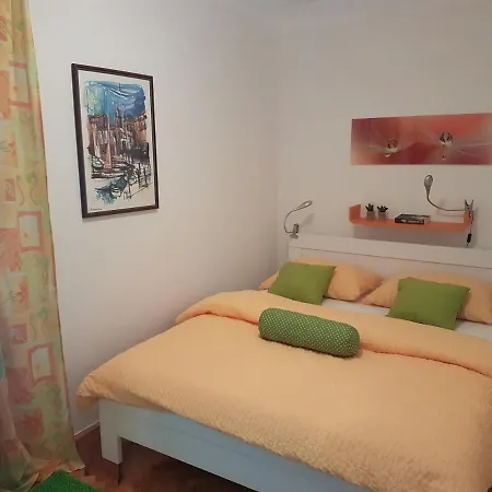 Orange Oasis * Makarska
