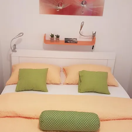 Orange Oasis Makarska